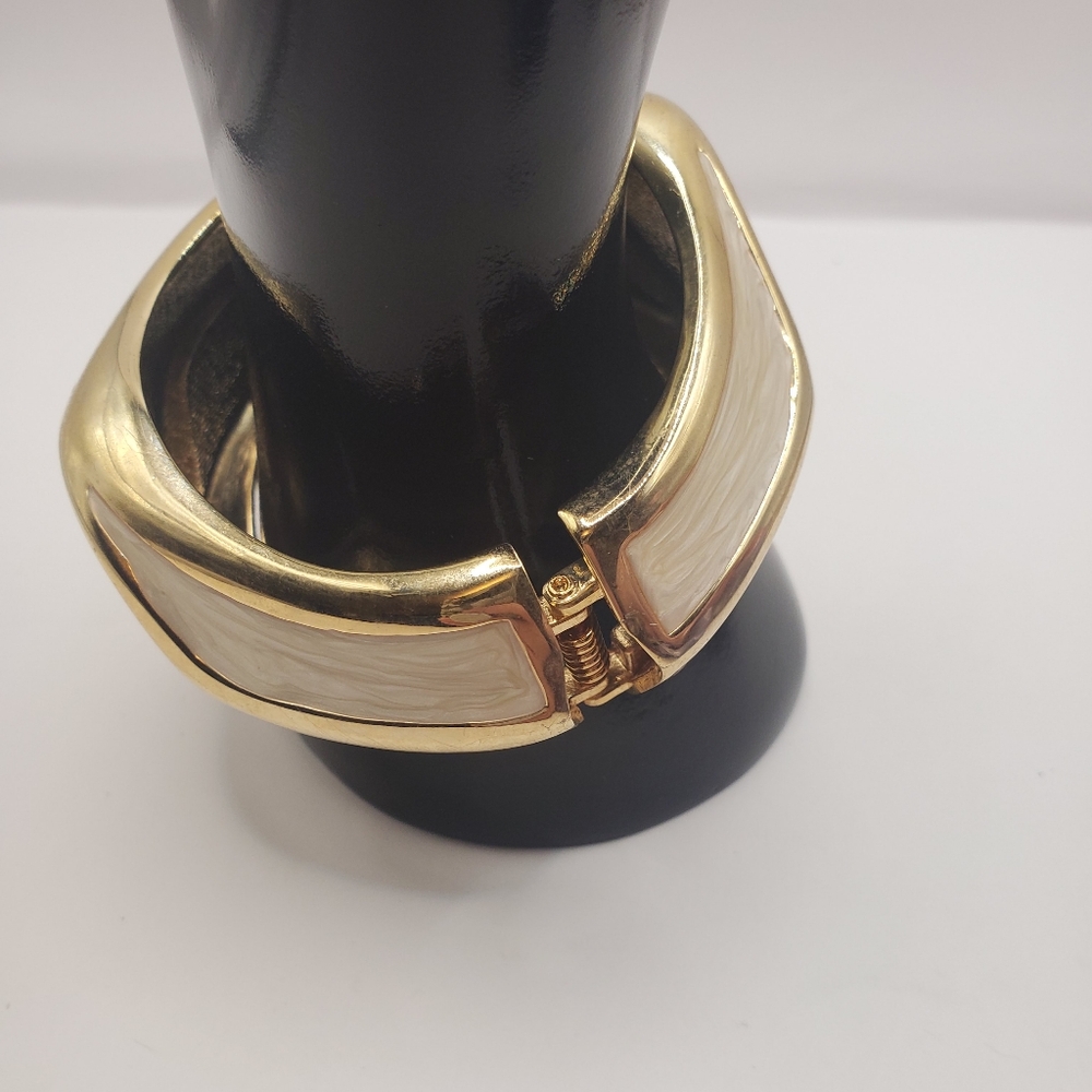 Cuff Bracelet - Picture 3 of 7